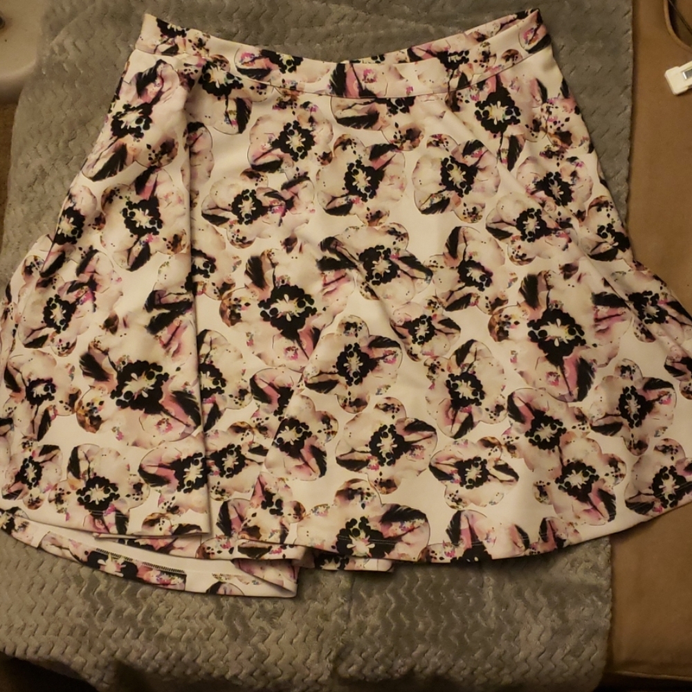 Womens plus high waisted floral skirt with pockets